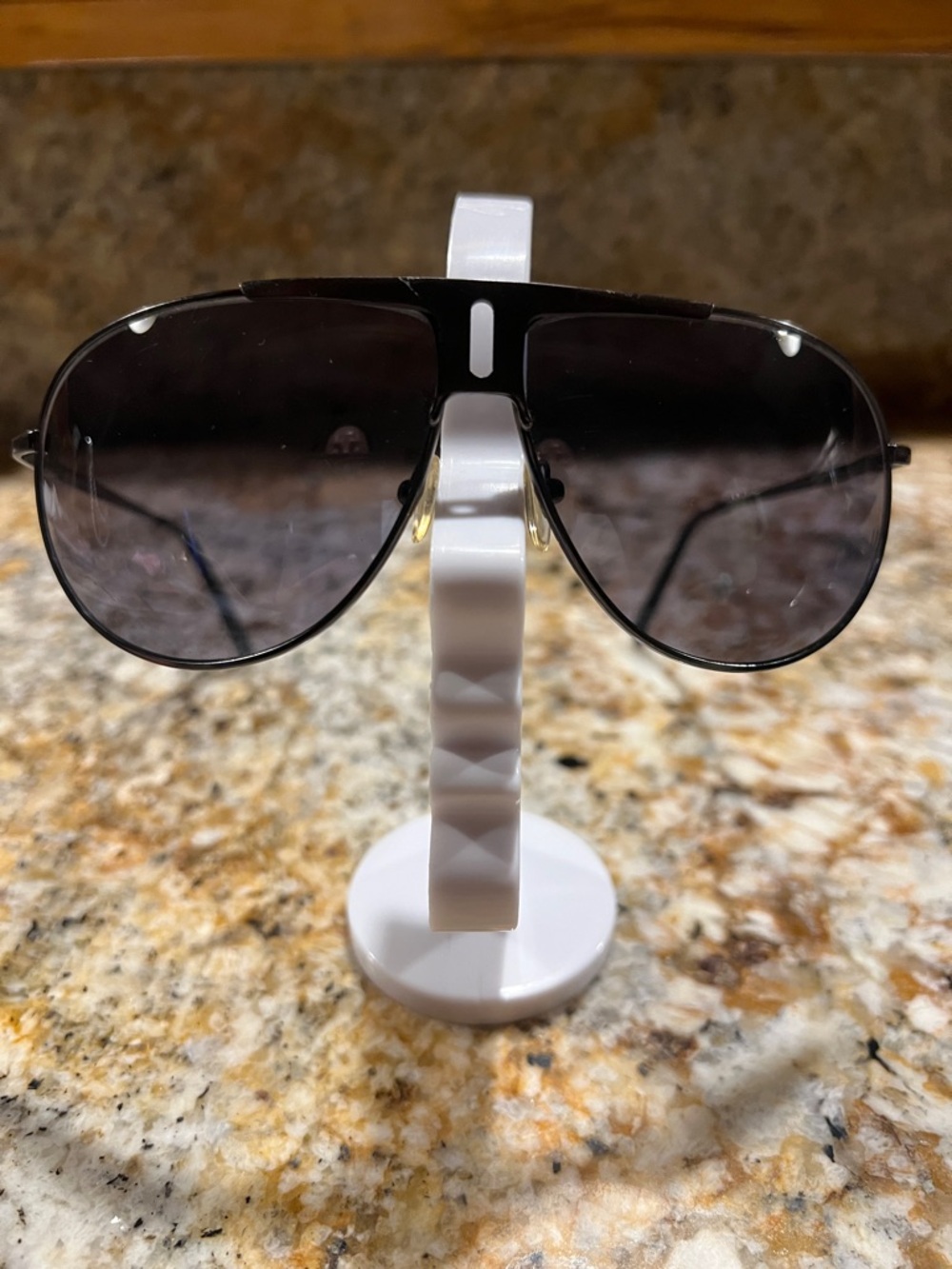 Men's Black Aviator Sunglasses - Classic Polarized Look